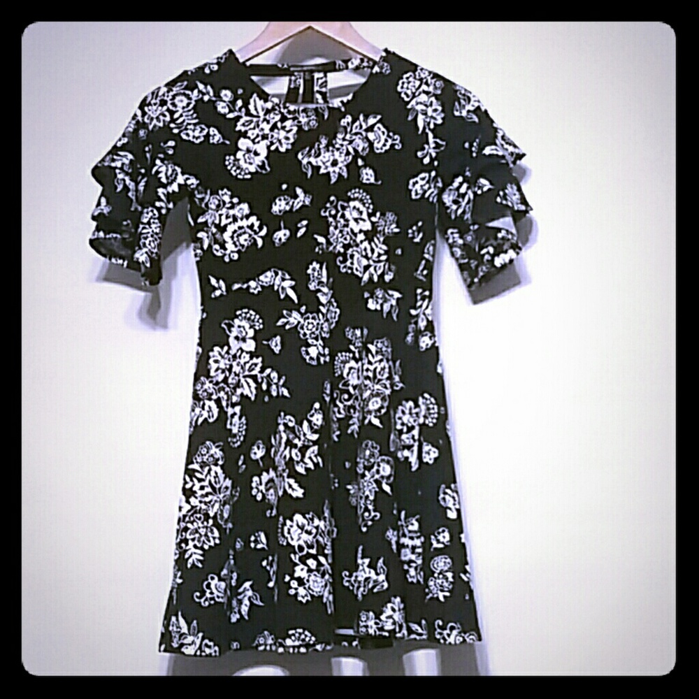 S black and white dress.